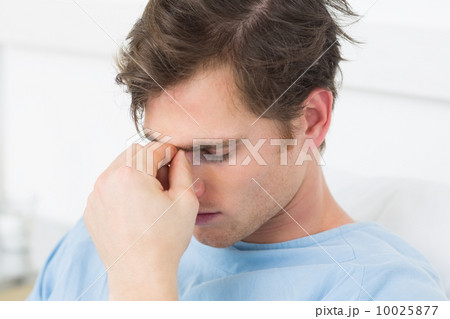 Patient suffering from headache 10025877