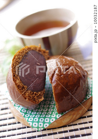 黒糖まんじゅう1/2カット 黒糖まんじゅう1/2カット 10032187