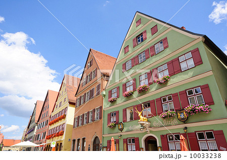 ドイツ　ロマンチック街道　ディンケルスビュールの町並み 10033238