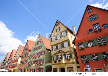 ドイツ　ロマンチック街道　ディンケルスビュールの町並み 10033239