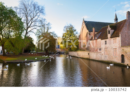 Minnewater pond and Begijnhof, Brugge 10033742