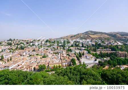 スペイン グラナダ アルハンブラ宮殿から見るアルバイシン地区の景観 スペイン グラナダ アルハンブラ宮殿から見るアルバイシン地区の景観 10033975