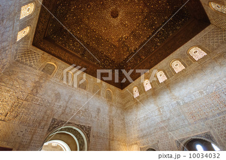 スペイン　グラナダ　アルハンブラ宮殿　ナスル朝宮殿　コマレス宮 10034032