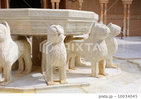 スペイン グラナダ アルハンブラ宮殿 ナスル朝宮殿 ライオン宮 スペイン グラナダ アルハンブラ宮殿 ナスル朝宮殿 ライオン宮 10034045