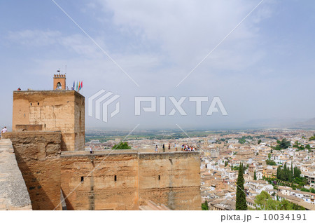 スペイン グラナダ アルハンブラ宮殿のアルカサバと旧市街 スペイン グラナダ アルハンブラ宮殿のアルカサバと旧市街 10034191