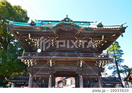 柴又帝釈天の「二天門」（東京都葛飾区柴又7丁目） 10035620