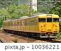 電車　鉄道　通過 10036221