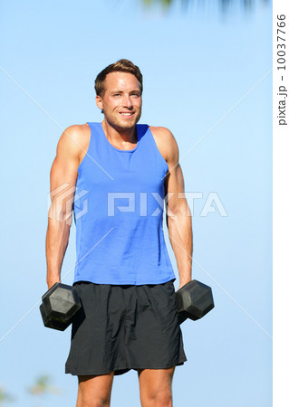 Shoulder shrug weight training fitness man outdoor 10037766