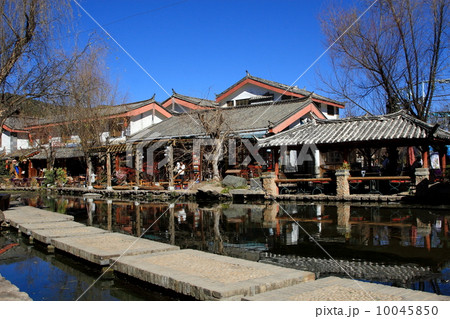 中国雲南省の束河古鎮 Lijiang Shuhe Ancient Town Yunnan, China 中国雲南省の束河古鎮 Lijiang Shuhe Ancient Town Yunnan, China 10045850