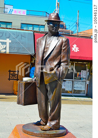 寅さんの銅像 柴又駅前 東京都葛飾区柴又 の写真素材