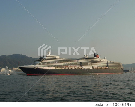 クイーン・エリザベス（初来日：神戸港） 10046195