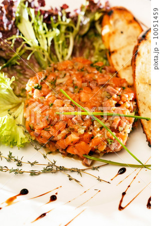 salmon tartare salmon tartare 10051459