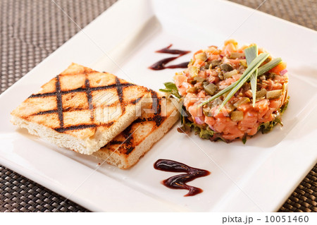 salmon tartare salmon tartare 10051460