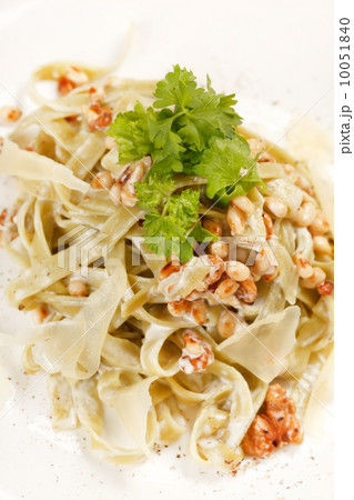 pasta with cream cheese and cedar nuts 10051840
