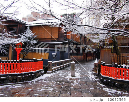 雪の巽橋 10052566