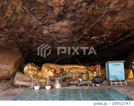 タイ ウドンタニ ワット・プラタートブアボック 涅槃仏像 タイ ウドンタニ ワット・プラタートブアボック 涅槃仏像 10052747