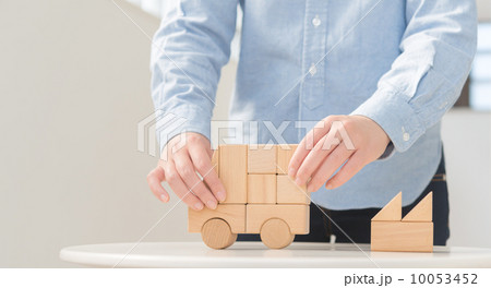 木の車を作る 10053452