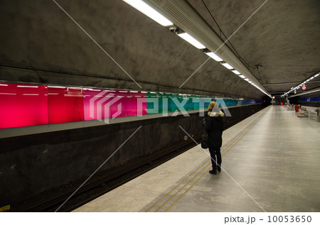 Waiting for the tube 10053650