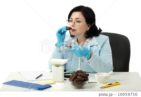 Phytosanitary engineer smelling dates 10059750