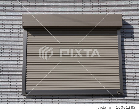 戸建て住宅のシャッター付き窓 10061285