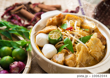 Curry Noodle Curry Noodle 10062044
