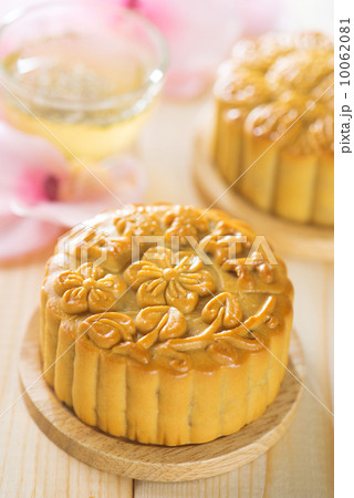 Assorted fruits nuts mooncakes 10062081