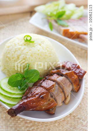 Roasted duck and roasted pork crispy siu yuk 10062115