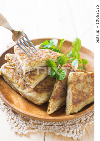 Malaysia muslim food murtabak 10062135