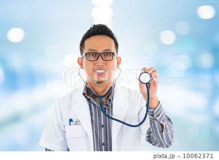 Asian medical doctor Asian medical doctor 10062371
