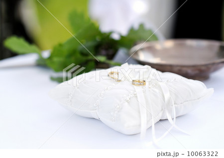 Two wedding ring on a pillow Two wedding ring on a pillow 10063322