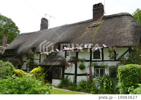 茅葺き屋根 10063627