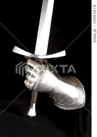 Knight's metal glove 10063678