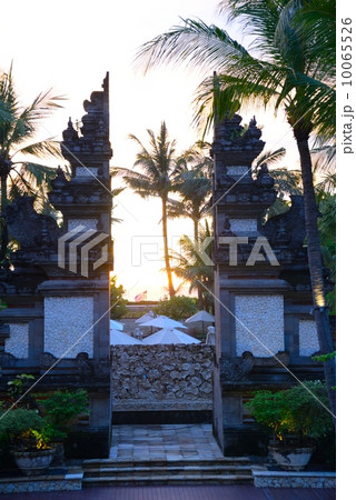 インドネシア　バリ島街並み 10065526