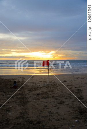 インドネシア　バリ島　夕焼け 10065541