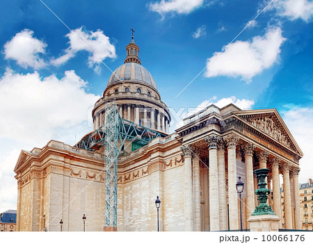Paris the Mausoleum Pantheon. France. 10066176