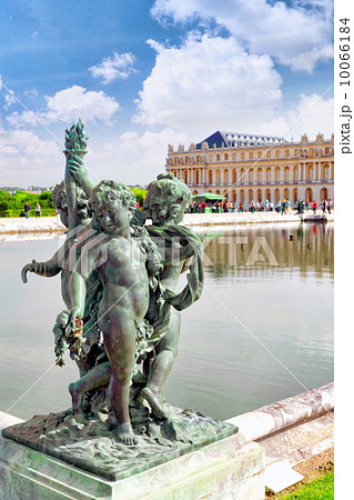 Pond in front of the Royal residence at Versailles near Paris in Pond in front of the Royal residence at Versailles near Paris in 10066184