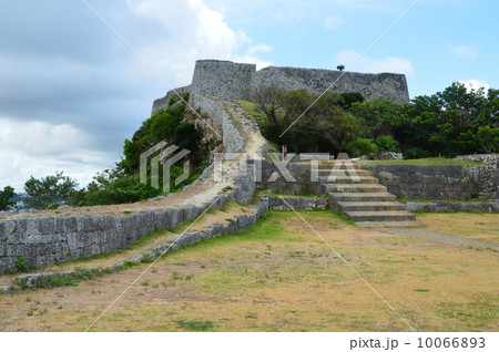 世界遺産･勝連城跡（沖縄県うるま市勝連南風原） 10066893