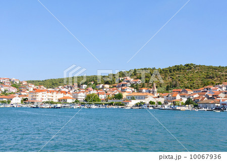 クロアチア　トロギールの町並み 10067936