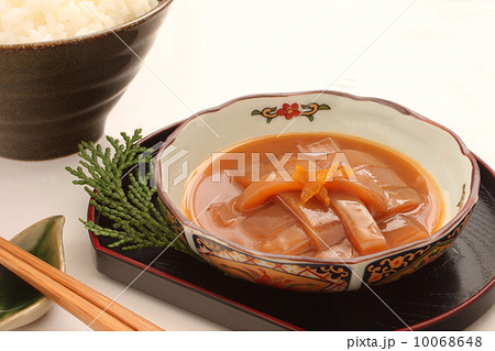 イカの塩辛　茶碗　米　和食　珍味　白背景 10068648