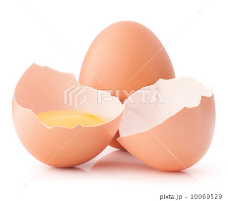 Breaking egg isolated on white background cutout 10069529