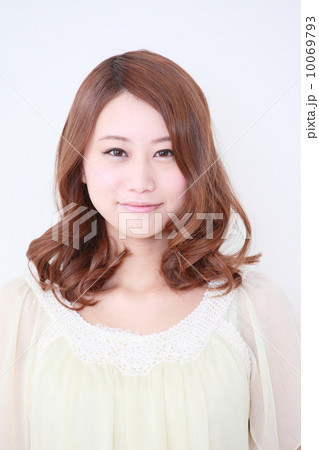 若い女性　 10069793