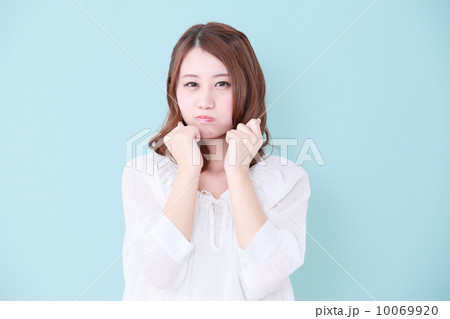 女性　ぶりっこ 10069920