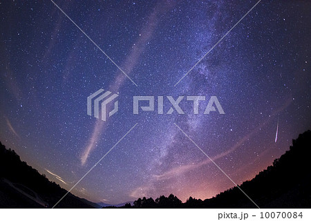 【長野県】開田高原 満天の星を駆け抜ける流星 【長野県】開田高原 満天の星を駆け抜ける流星 10070084