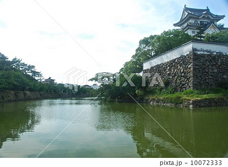 岸和田城の天守閣･堀（大阪府岸和田市岸城町） 10072333