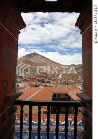 ヘススの塔から望む銀山 10073317