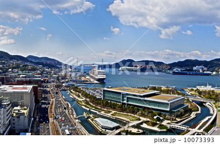 クイーンエリザベスと長崎港 10073393