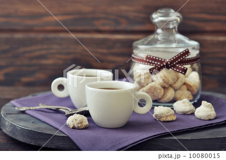 Coffee and biscotti 10080015