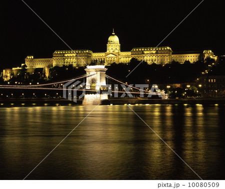 セーチェーニ鎖橋とブダ城 セーチェーニ鎖橋とブダ城 10080509