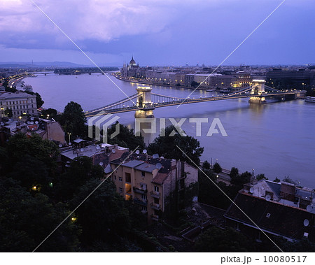 セーチェーニ鎖橋と国会議事堂 セーチェーニ鎖橋と国会議事堂 10080517