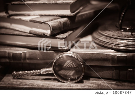 Loupe near vintage books Loupe near vintage books 10087847